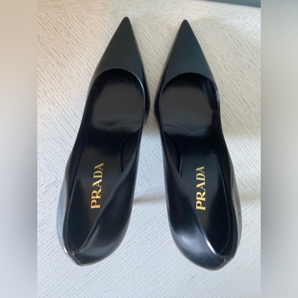 Prada Black Leather Pointed-Toe Pumps size 42 - Picture 13 of 14